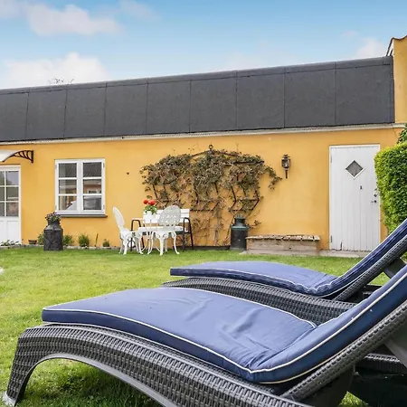 Stunning Home In Hornbaek With Wifi Hornbæk