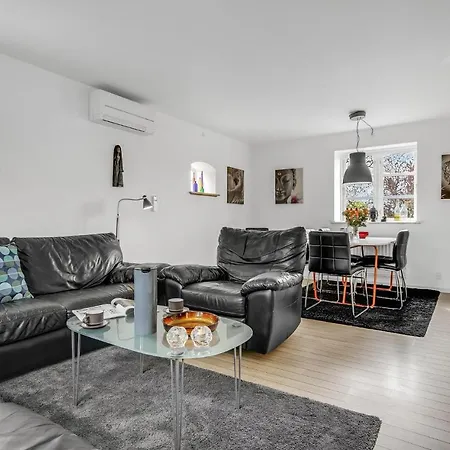 Feriehus Stunning Home In Hornbaek With Wifi