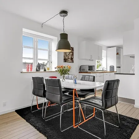 Stunning Home In Hornbaek With Wifi Feriehus *