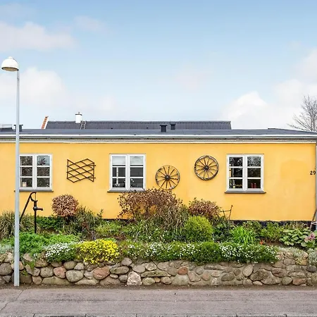 Feriehus Stunning Home In Hornbaek With Wifi