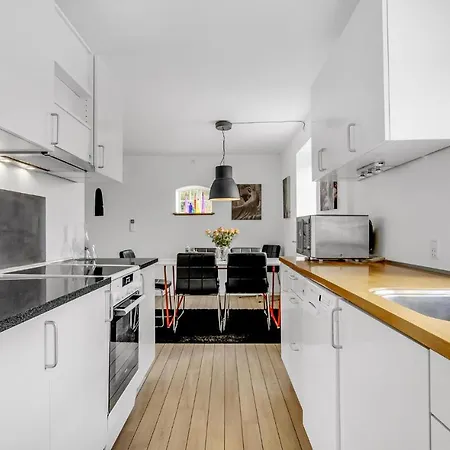 Feriehus Stunning Home In Hornbaek With Wifi *