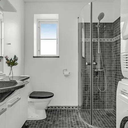 Feriehus Stunning Home In Hornbaek With Wifi *